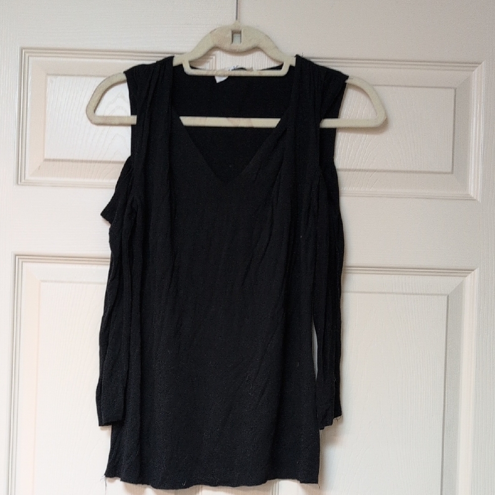 Chic Black Sleeveless Blouse
